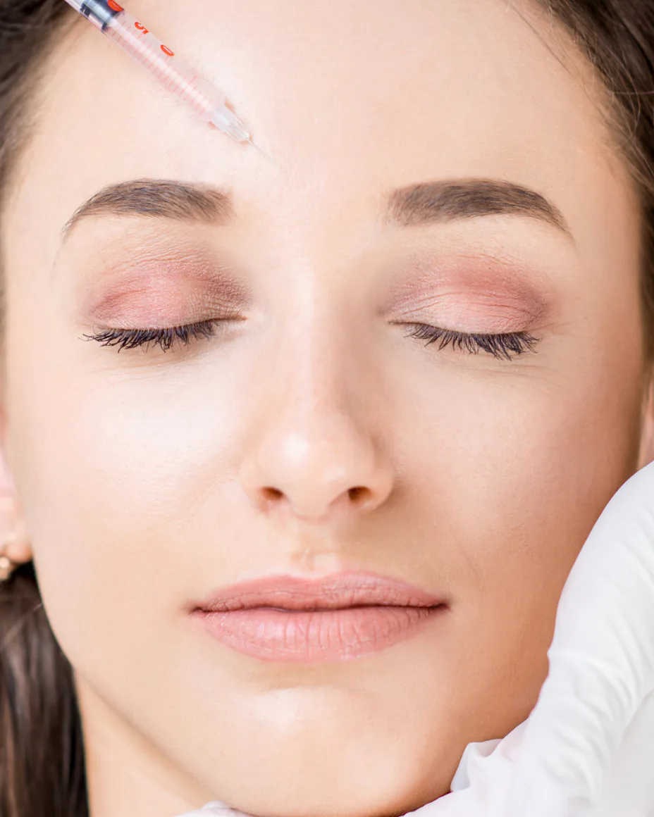 Woman receiving a BOTOX® Cosmetic injection